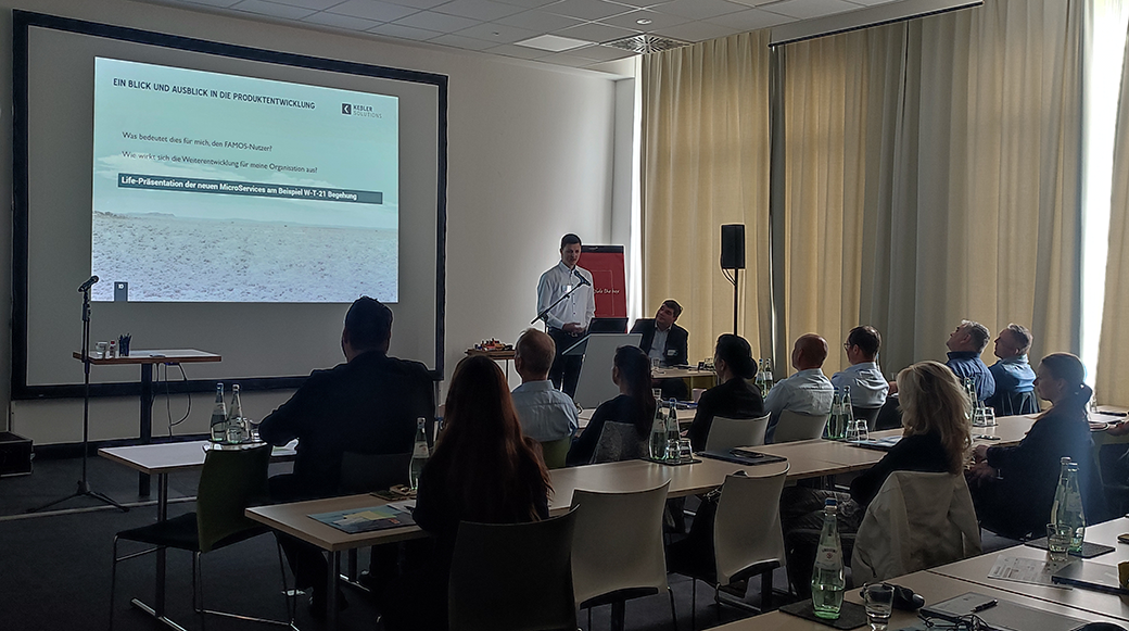 Keßler-Mitarbeiter Philipp Klingner zu Beginn seiner Live-Präsentation zur mobile Datenerfassung an Beispiel Begehung